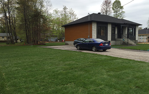 Pose de gazon sur un grand terrain à Trois-Rivières