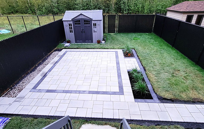 Pose de pavé uni St-Hubert.